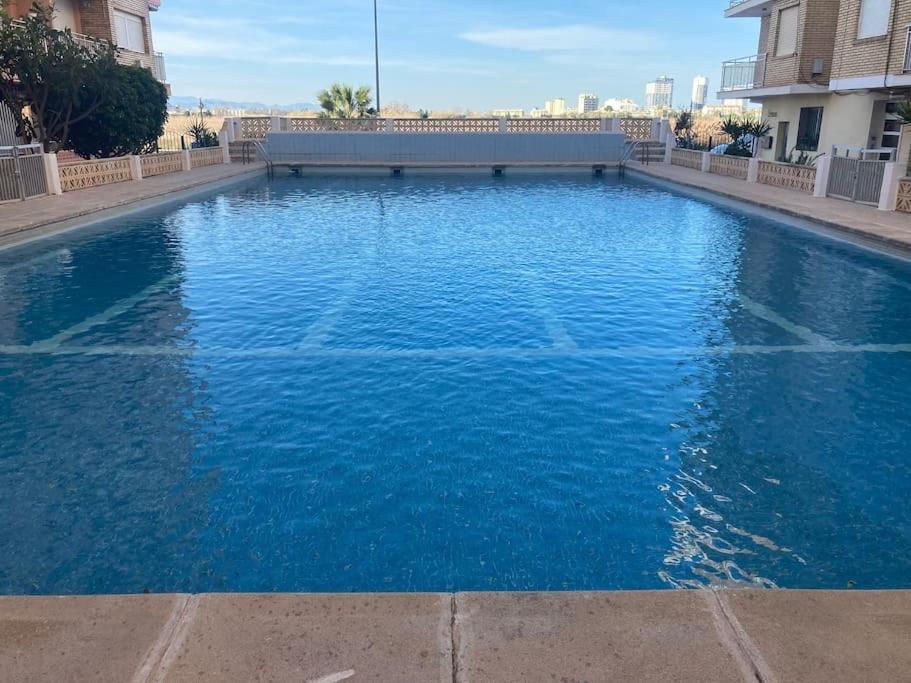 Coqueto Apartamento De Playa Con Piscina Y Terraza فالنسيا المظهر الخارجي الصورة